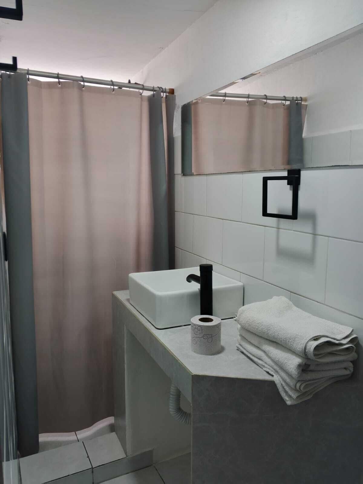 Foto - Unidades Privadas con AC-TV-WiFi y Estacionamiento en Centro de MTY