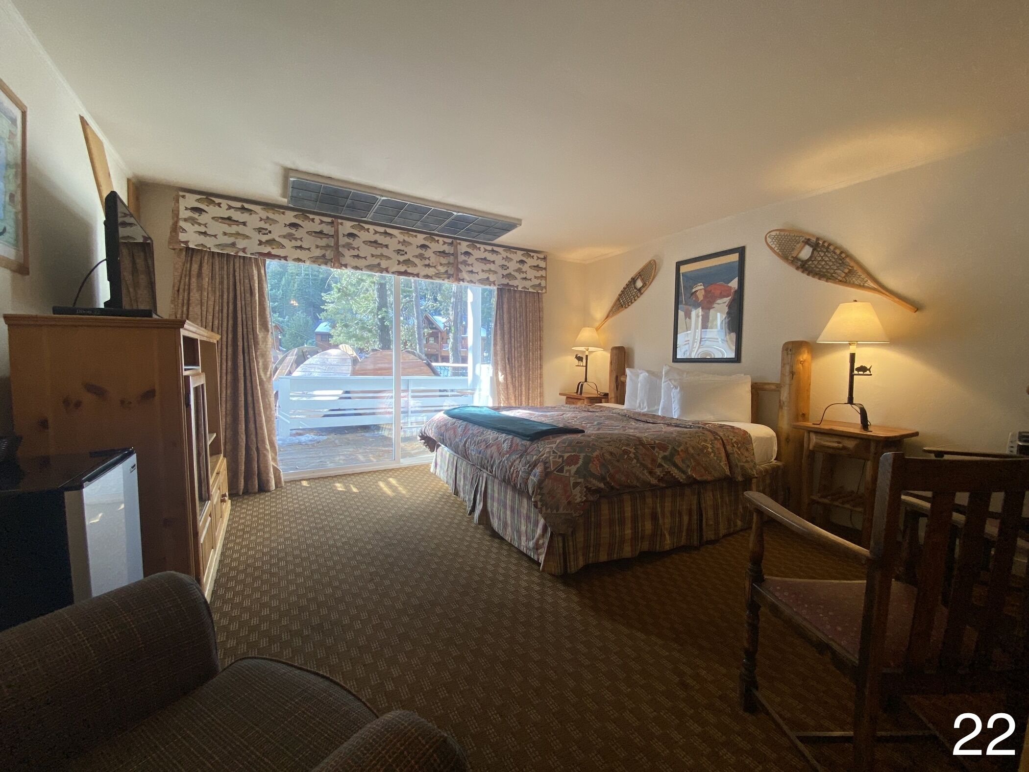 basic room, 1 king bed, non smoking | 1 bedroom, individually decorated, individually furnished