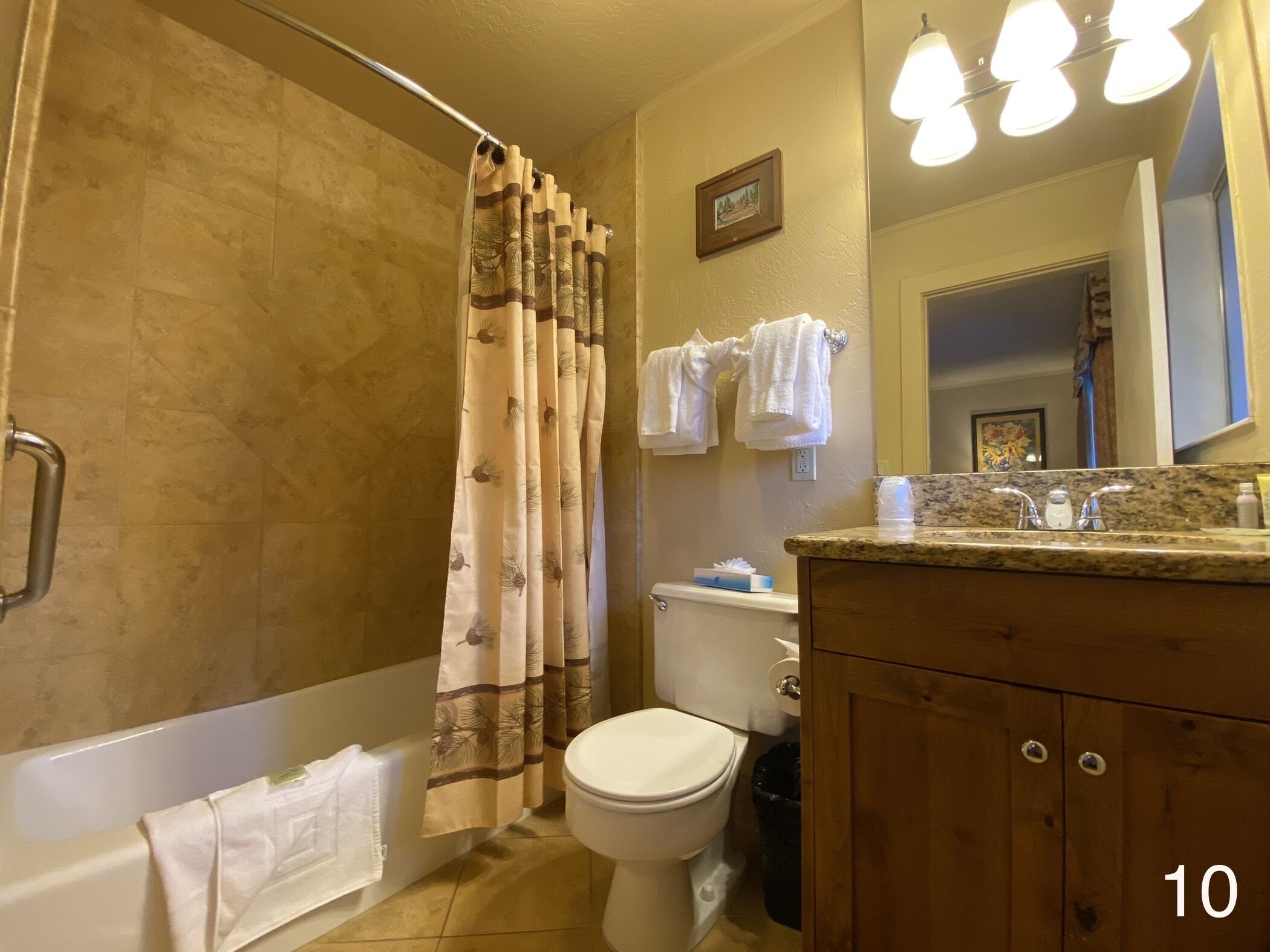 basic room, 1 king bed, non smoking | bathroom | free toiletries, hair dryer, towels, soap