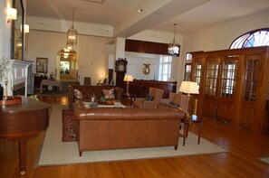 Lobby - Mimslyn Inn Historic Hotels Of America (Luray)
