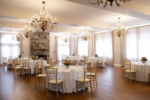 Banquet hall - Mimslyn Inn Historic Hotels Of America (Luray)