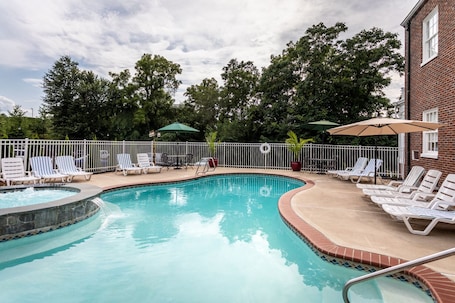 2 outdoor pools, open 9:00 AM to 10:00 PM, pool umbrellas, sun loungers. Mimslyn Inn Historic Hotels Of America