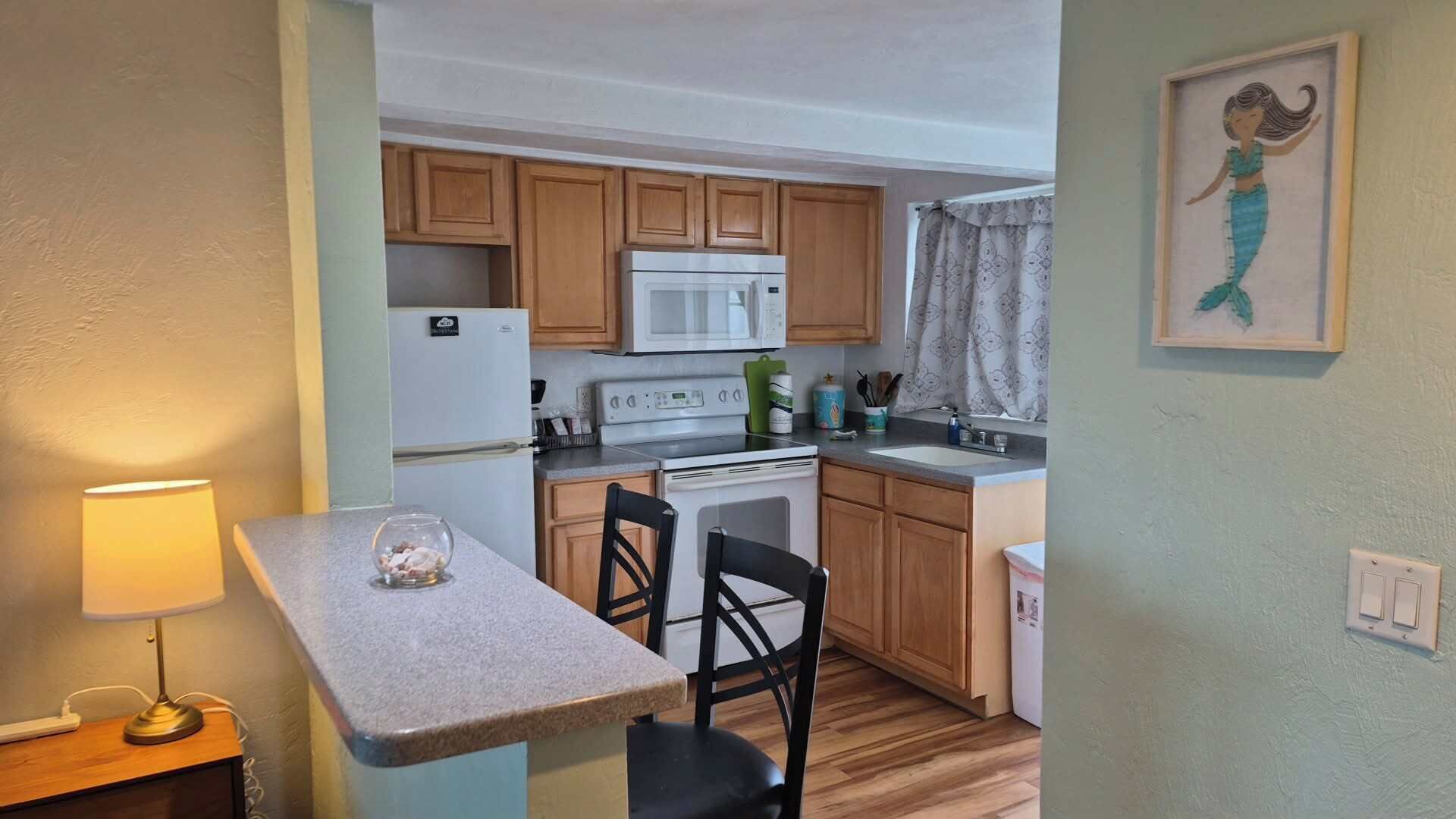 Microwave, coffee/tea maker, toaster