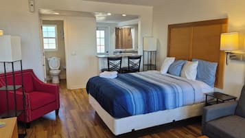 Deluxe Room, Non Smoking, City View | Premium bedding, individually decorated, individually furnished