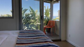 Luxe beddengoed, bedden met traagschuimmatras, individueel gemeubileerd