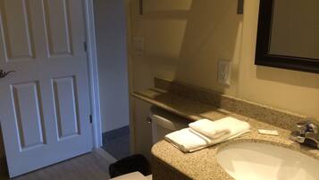 Standard Room, 1 Queen Bed, Non Smoking | Free WiFi, bed sheets, wheelchair access