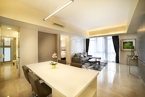 Signature-Suite | Wohnbereich | LCD-Fernseher