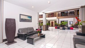 Lobby sitting area - The Harmony Legian Hotel (Legian)