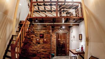 Deluxe Room | Meja, ruang kerja komputer riba, kalis bunyi, Wi-fi percuma