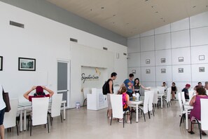 Lobby sitting area - Signature Royal Halong Cruise (Ha Long)