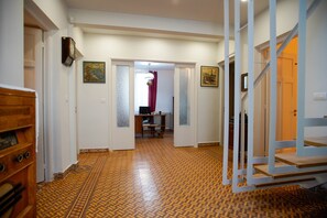 Interior entrance - Seafalios Villa (Chania)