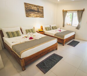 Deluxe AC | In-room safe, bed sheets - Evolution Dive and Beach Resort (Daanbantayan)