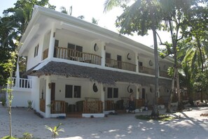 Exterior - Evolution Dive and Beach Resort (Daanbantayan)