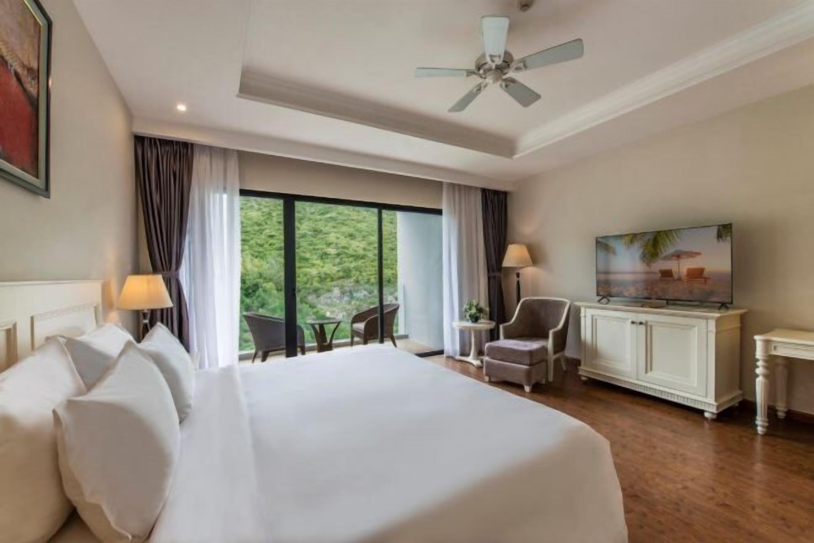 Minibar, in-room safe, desk, blackout curtains