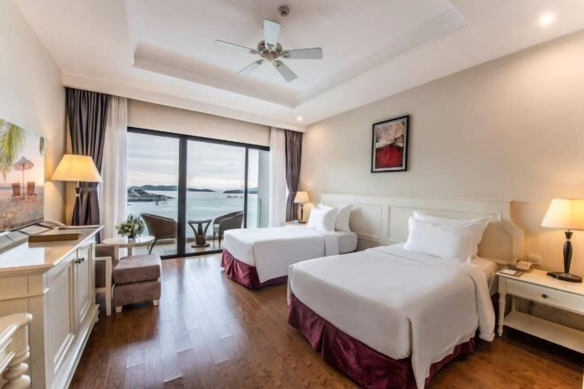 3 bedrooms, minibar, in-room safe, desk
