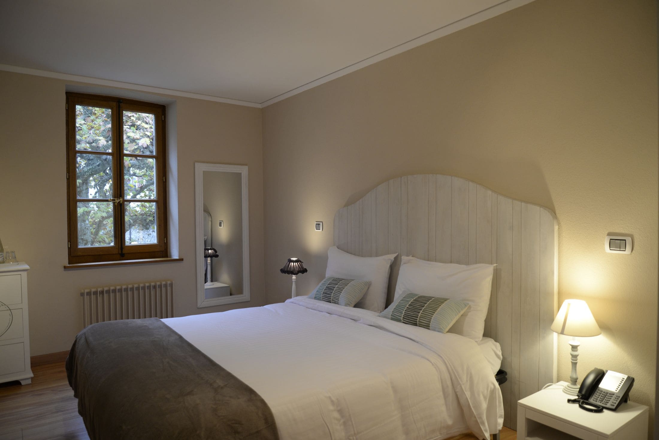 double room, garden view | individually decorated, individually furnished, desk, free wifi