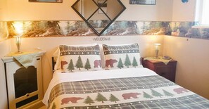 Superior Double Room, 1 Queen Bed, Private Bathroom, Mountain View