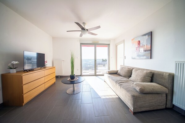 Superior Apartment (T3) | Living area