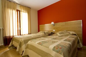 Double Room | In-room safe, desk, free cots/infant beds, free rollaway beds - Hotel Solana (Arinsal)