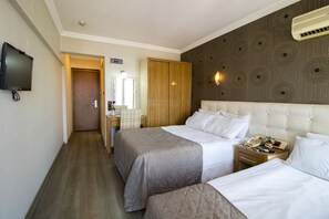 Standard Room | Minibar, desk, blackout drapes, soundproofing - Kocaman Hotel (Izmir)