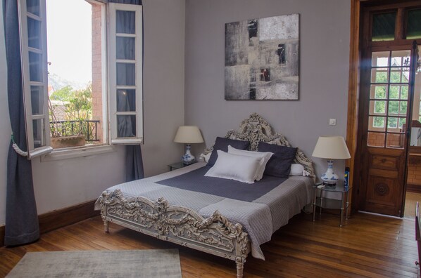 1 bedroom, premium bedding, minibar, in-room safe