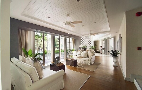 Lobby sitting area - Summer Huahin Condo Pool View by Dome (Hua Hin)