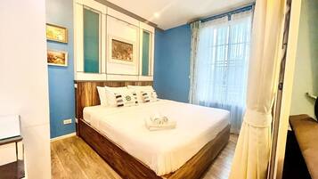 1 bedroom, desk, blackout curtains, free WiFi