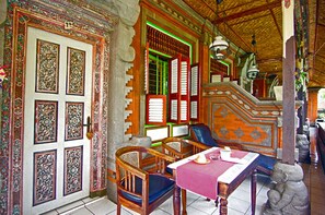 Superior Room | In-room safe, desk, rollaway beds, free WiFi - Okawati Hotel (Ubud)