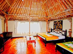 Family Room | In-room safe, desk, rollaway beds, free WiFi - Okawati Hotel (Ubud)
