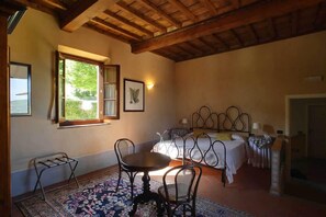 Dobbeltrom – superior | Barnesenger, ekstrasenger (mot et tillegg) og sengetøy