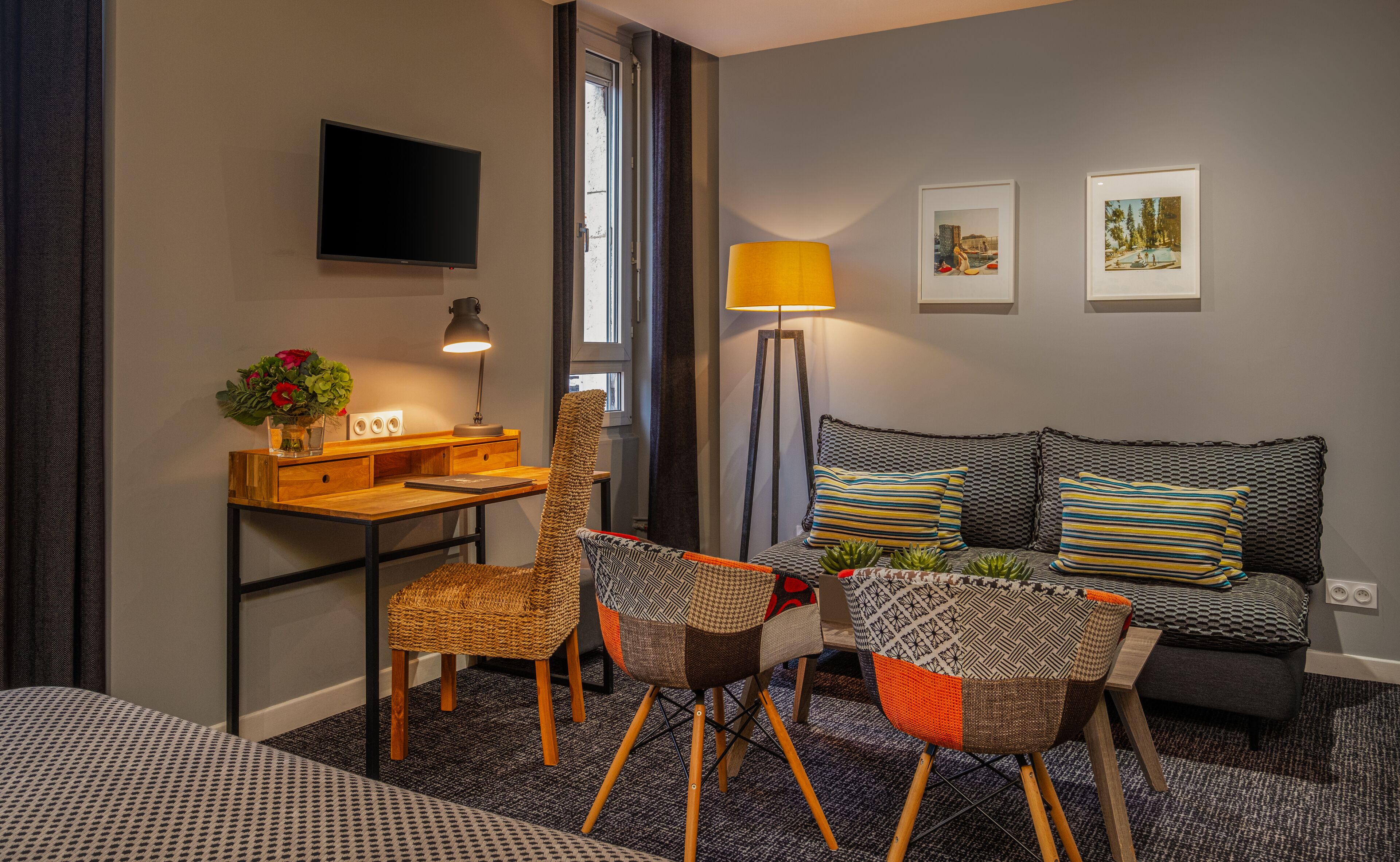 Executive Room, 1 Queen Bed | Premium bedding, pillowtop beds, individually decorated