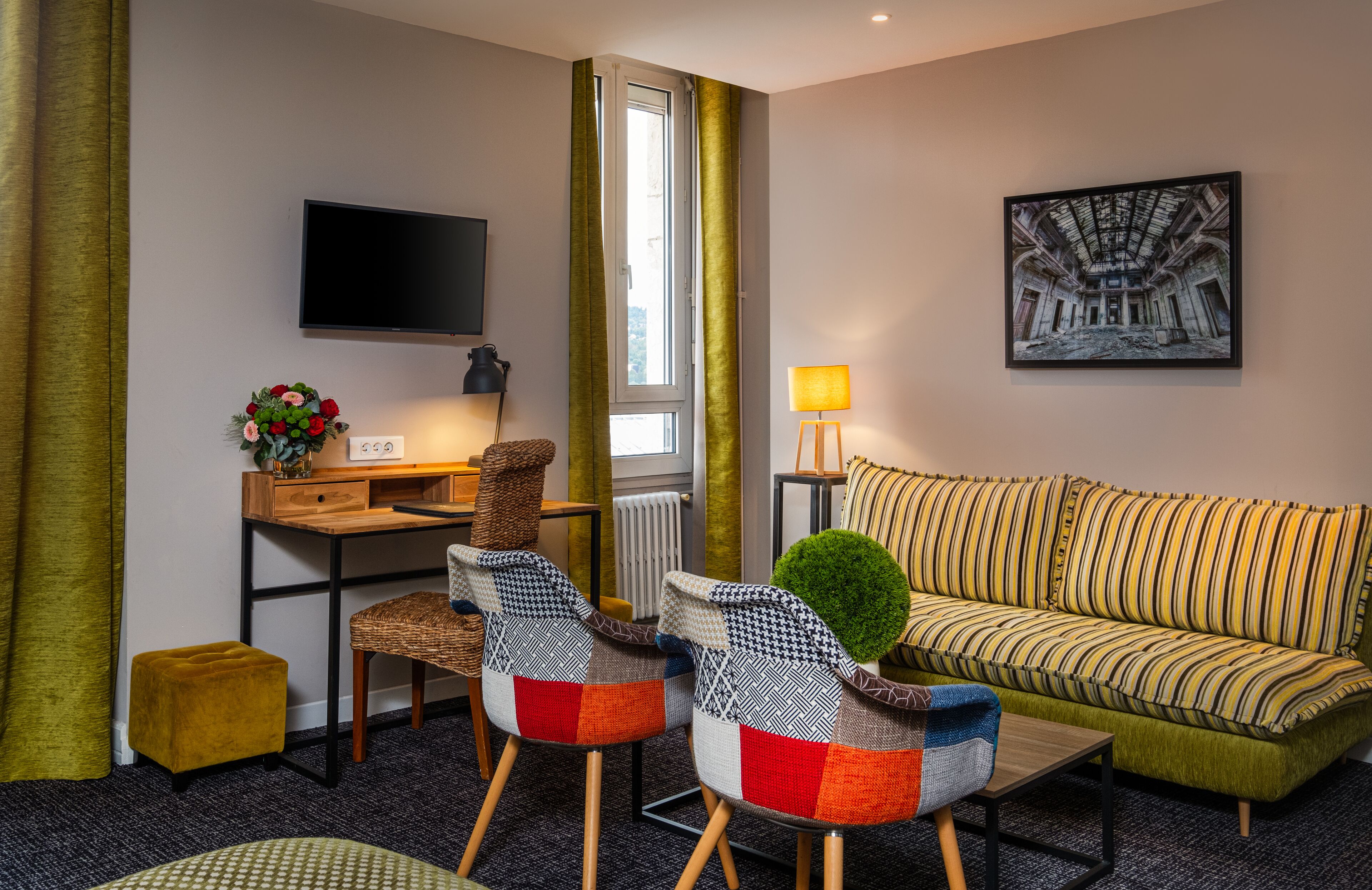 executive room, 1 queen bed | premium bedding, pillow-top beds, individually decorated