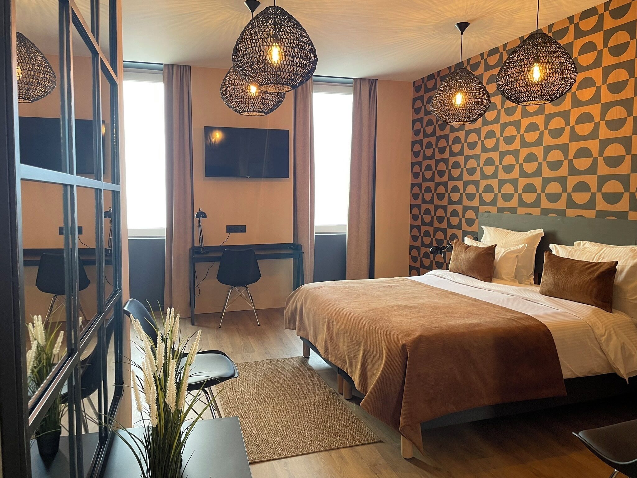 Premium bedding, pillowtop beds, desk, laptop workspace