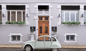 Front of property - Nouvel Hôtel & Appartements (Oyonnax)