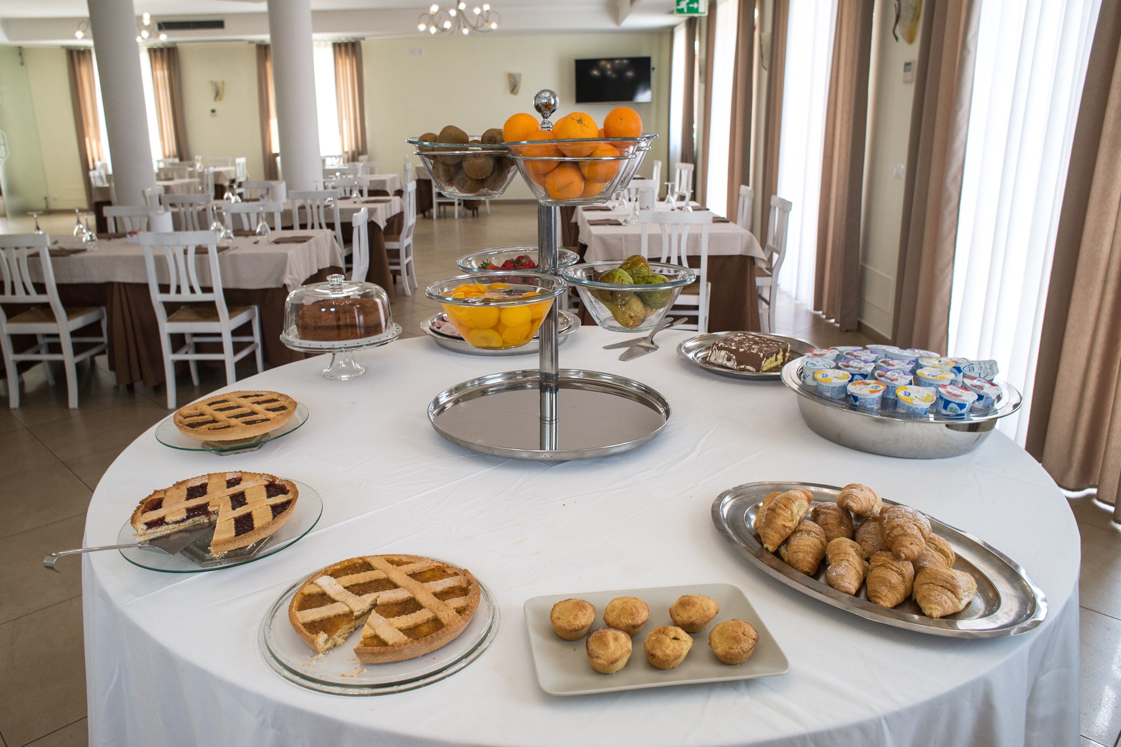 lunch and dinner served, local cuisine