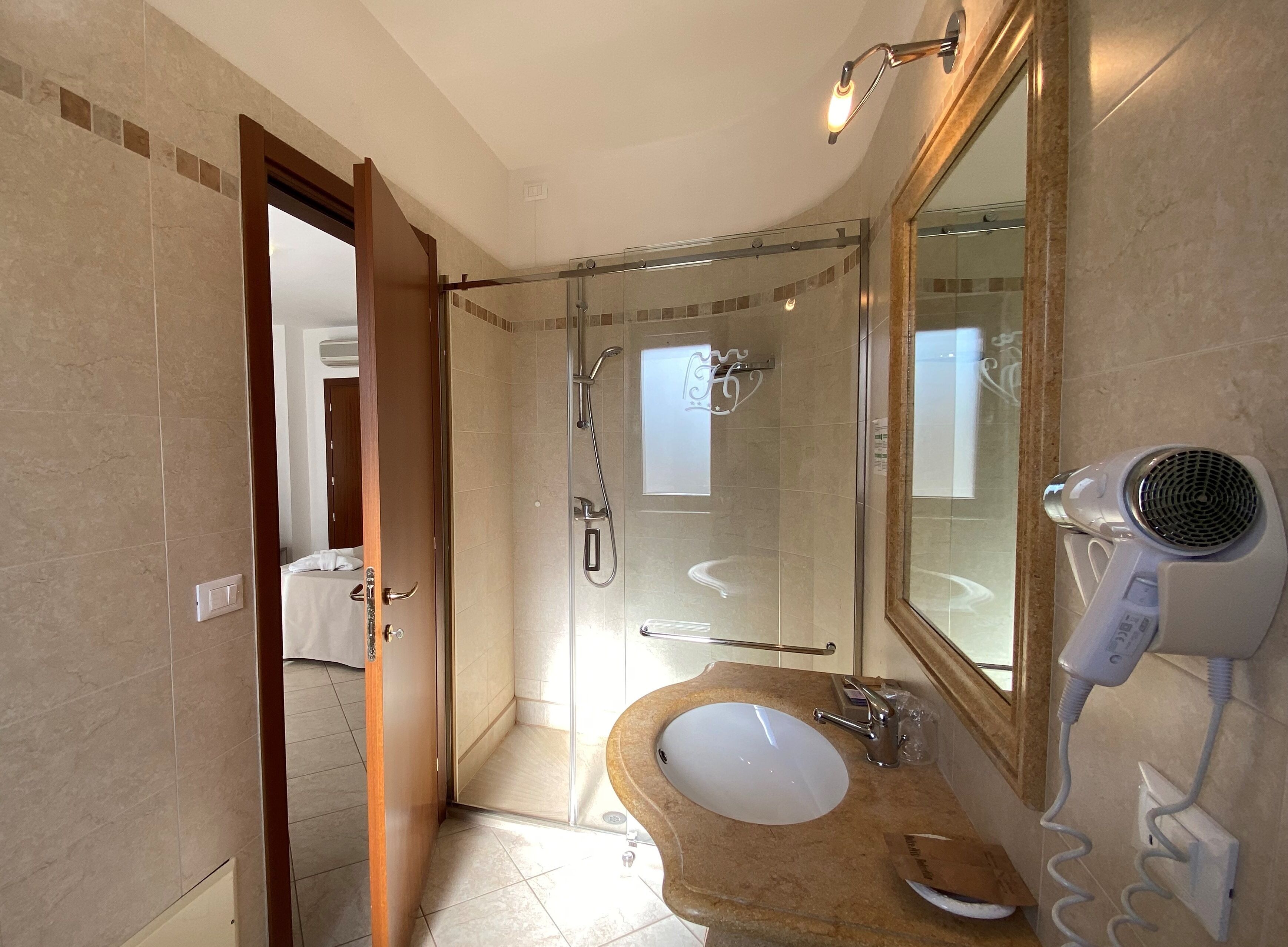 comfort double room, balcony | bathroom | shower, designer toiletries, hair dryer, bathrobes