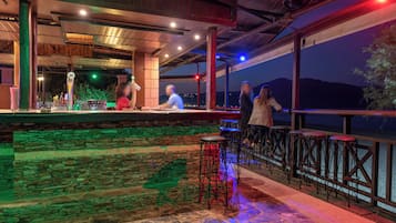 Bar (in der Unterkunft)