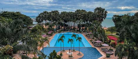 2 outdoor pools, pool umbrellas, sun loungers