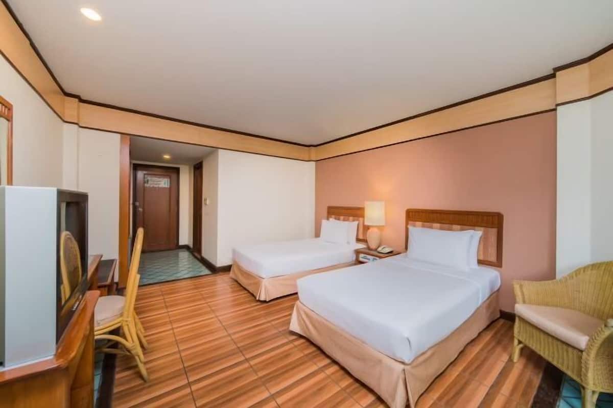 1 bedroom, minibar, in-room safe, blackout curtains
