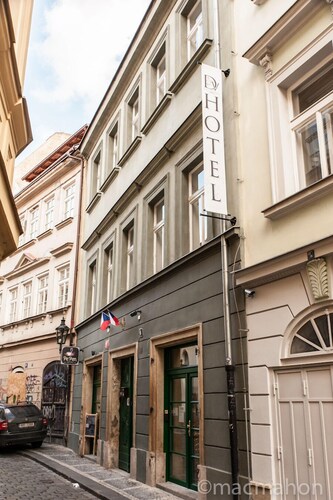 Dolce Vita Suites Hotel