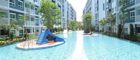 Outdoor pool, pool loungers