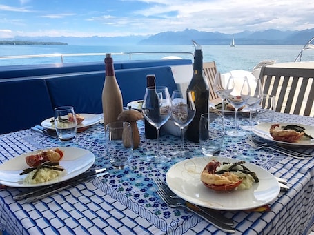 Restaurant. Floatinn