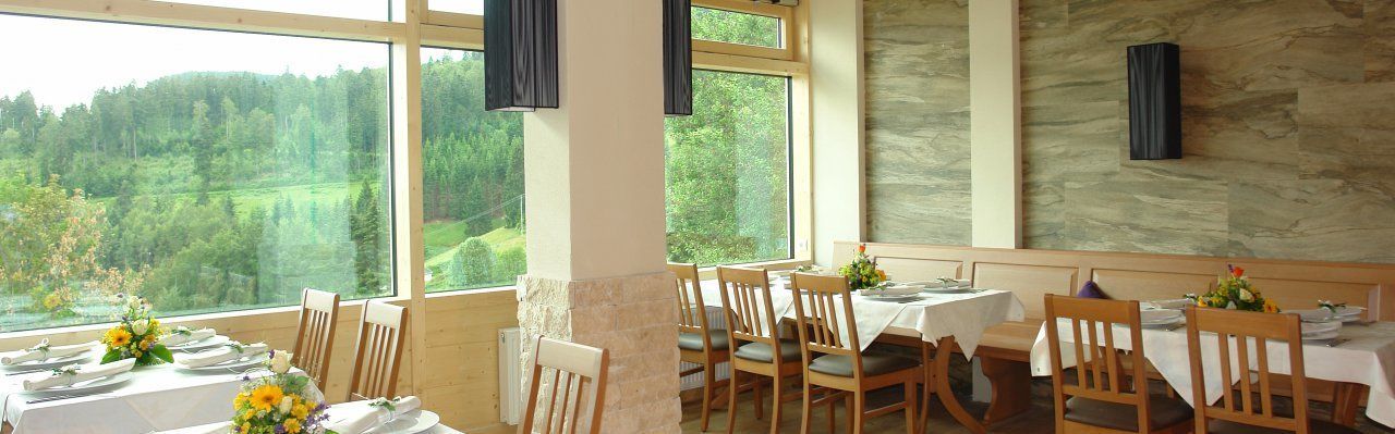 lunch and dinner served, regional cuisine