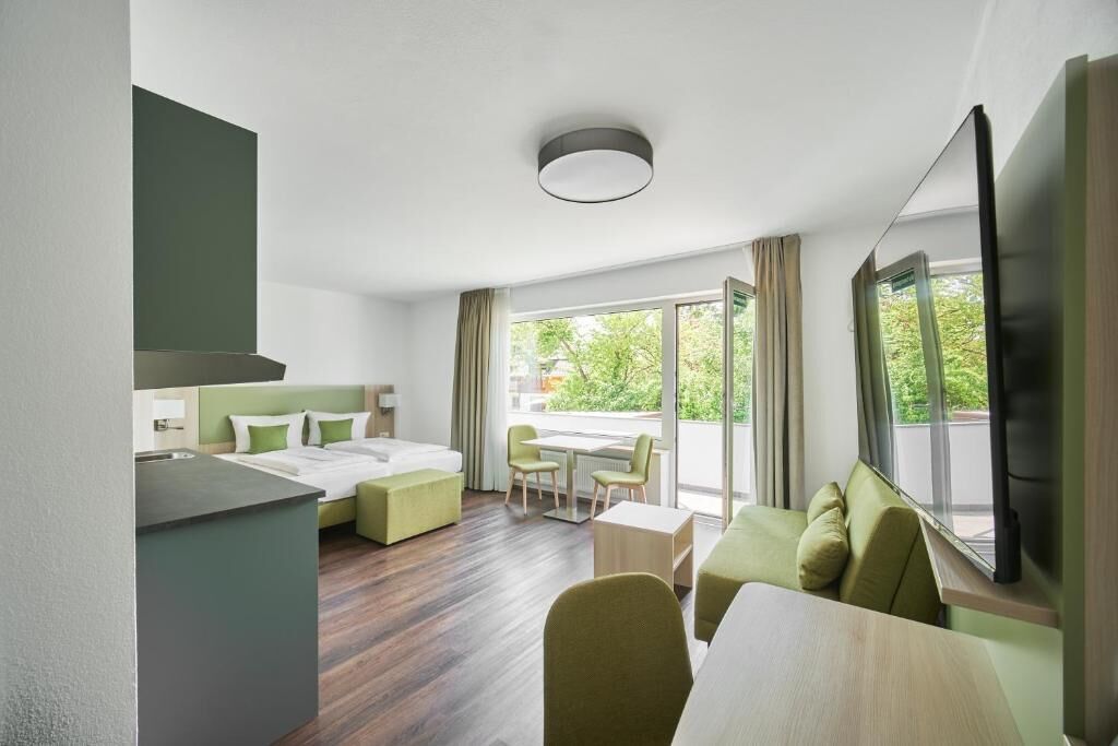 Studiolejlighed - ikke-ryger - balkon | Premium-sengetøj, skrivebord, arbejdsområde til bærbare computere