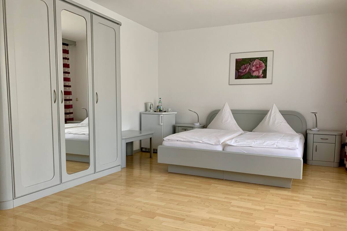 Double Room | Premium bedding, desk, iron/ironing board, free WiFi