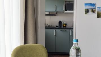 Studio, Non Smoking, Balcony | Dining