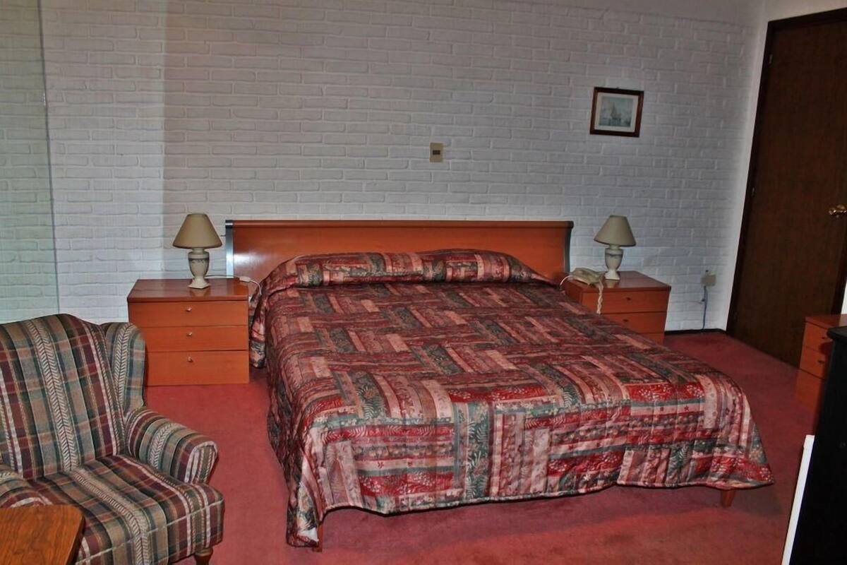 Standard Room, 1 Double Bed | In-room safe, iron/ironing board, free cribs/infant beds, rollaway beds