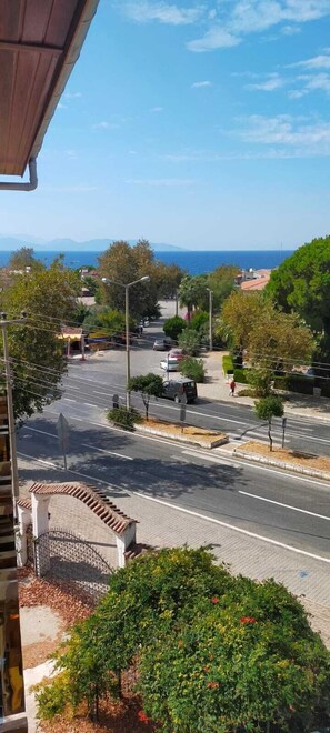 Egyptian cotton sheets, premium bedding, minibar, desk - Keyf Konak (Kusadasi)