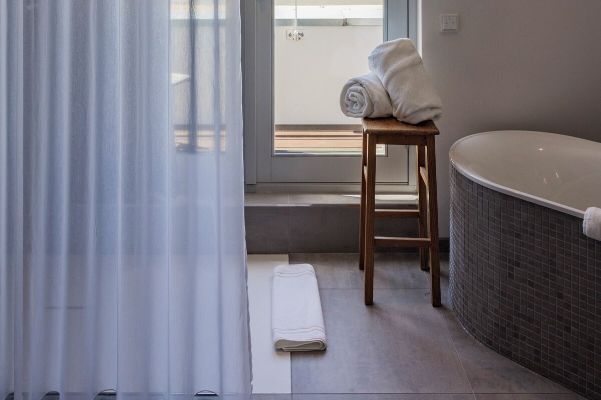 Egyptian cotton sheets, hypo-allergenic bedding, down duvets