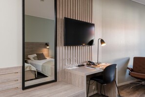 Literie de qualité supérieure, surmatelas, bureau, chambres insonorisées